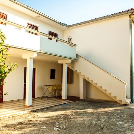 Apartments Alma Novalja Εξωτερικό φωτογραφία