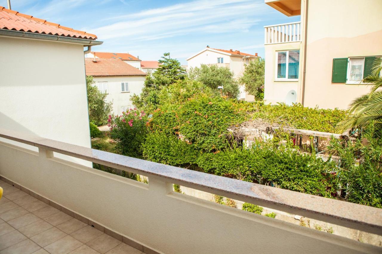 Apartments Alma Novalja Εξωτερικό φωτογραφία