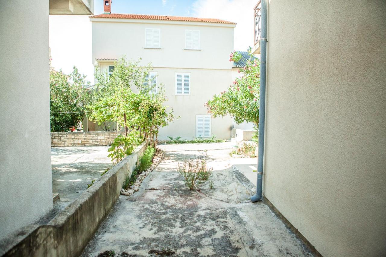 Apartments Alma Novalja Εξωτερικό φωτογραφία