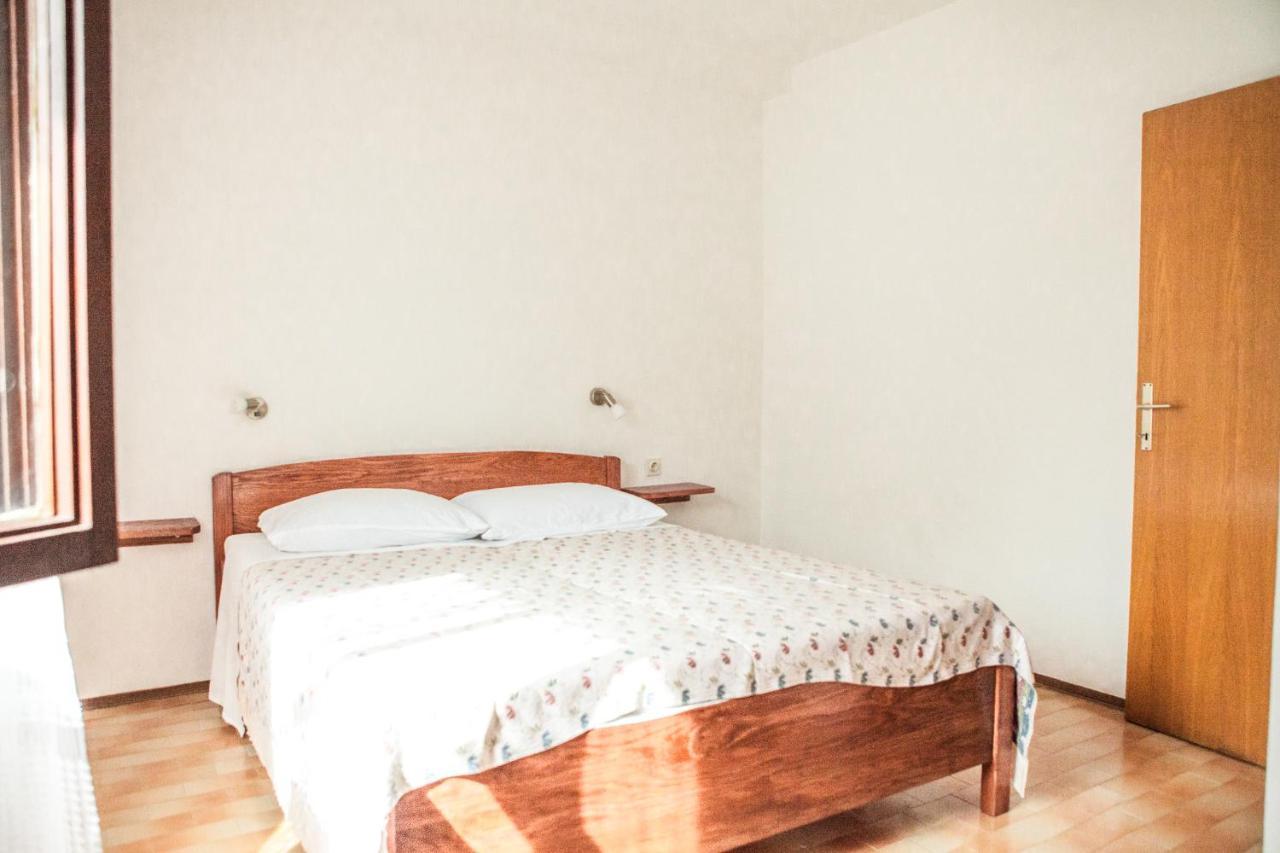 Apartments Alma Novalja Εξωτερικό φωτογραφία